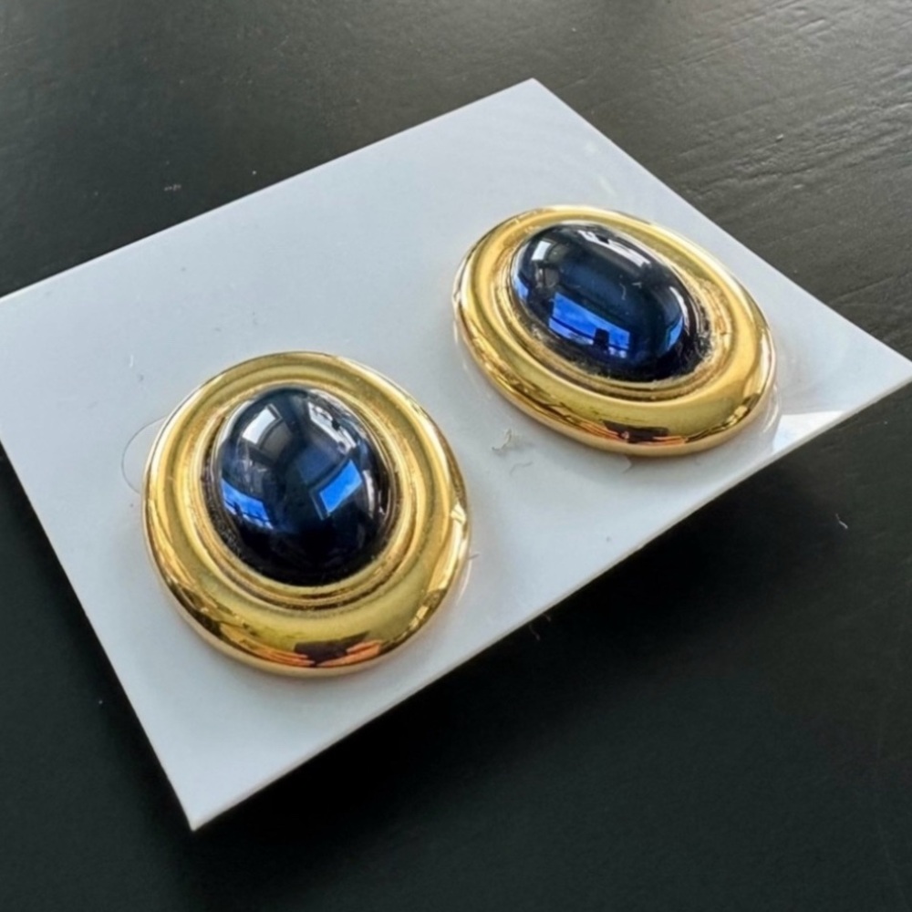 VTG Monet Sapphire Blue Glass Oval Cabochon Earrings Gripoix Style Clip On